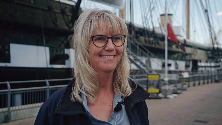 SE VIDEO MED FREGAT-KAPTAJNEN I BUNDEN - Direktør Karin Buhl Slæggerup står i spidsen for digitalisering af turistattraktionen Fregatten Jylland. Foto: Rostra Kommunikation