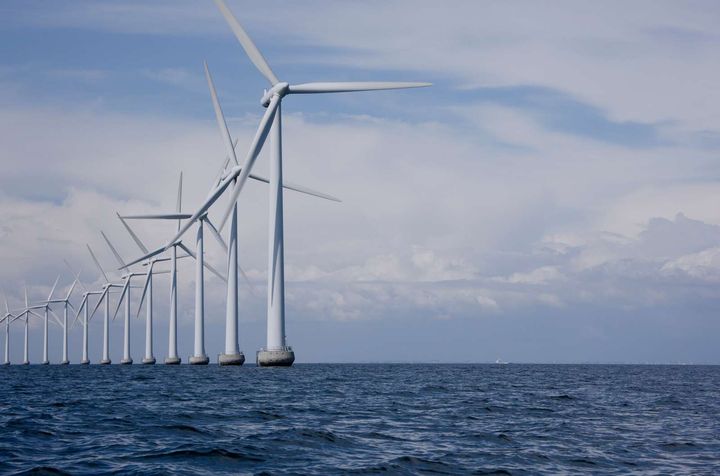 Investeringer i grøn energi som fx vindmøller er noget af det, kunder i Formålspension kan støtte op om. Foto: Topdanmark.