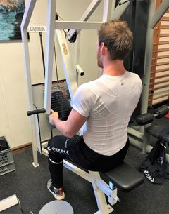 Som noget nyt har spillerne i Århus Håndbold mulighed for at bruge en holdningskorrigerende trøje fra Anodyne, der støtter ryg og skuldre og kan resultere i færre skader. Foto: Morten Frank.