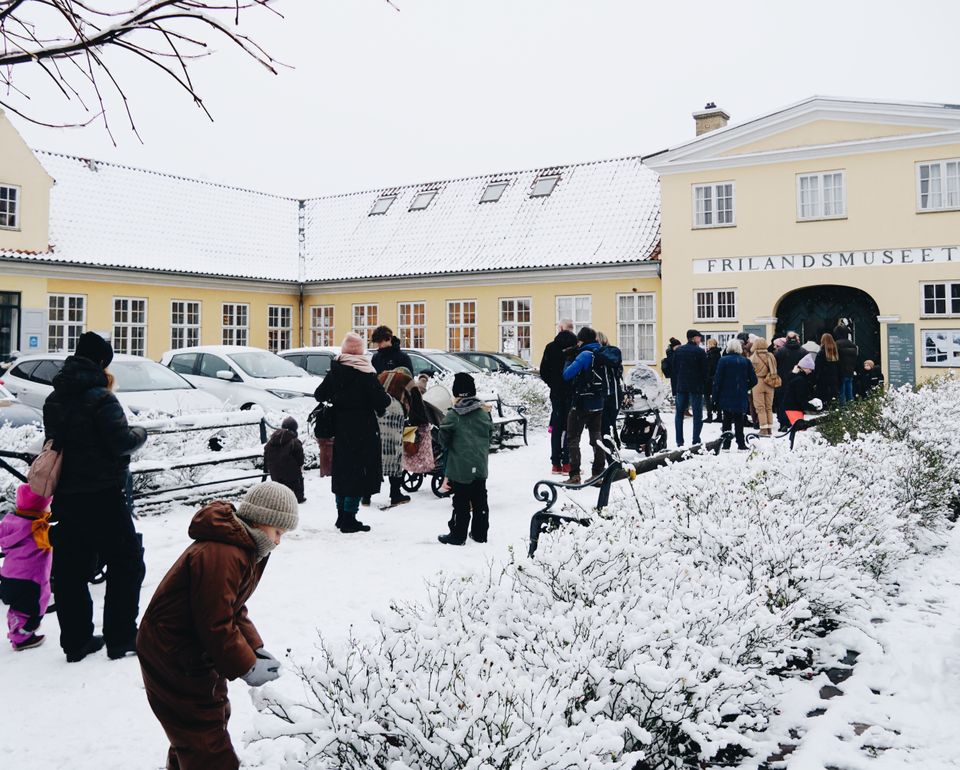 Gæster og sne på Frilandsmuseet