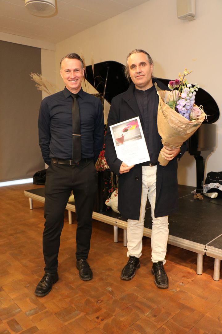 Borgmester Carsten Rasmussen og kulturprismodtager Thomas Kluge. Foto: Jan Christensen