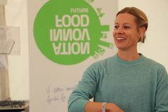 ”Vi baner vej for den innovative idé, så der på sigt kan skabes produktion og afsætning af nye  kvalitetsprodukter fra fødevarevirksomheder, siger Kathrine Lykke Kirk, projektleder i Future Food Innovation