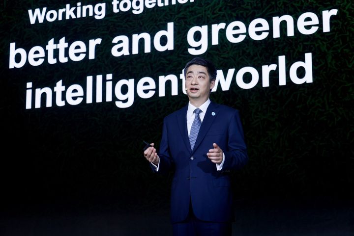 Ken Hu, Huaweis roterende formand, leverede hovedtalen ved den 19. udgave af HAS 2022, Huaweis Global Analyst Summit i Shenzhen.