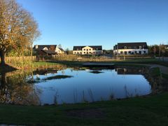 Sidste års vinder af Ishøjs Arkitekturpris. Landskabsprojektet i Ishøj Landsby med nyt gadekær og boligbebyggelse.