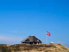 INDLANDSFERIE: For mange danskere bliver den store udlandsferie i år skiftet ud med sommerhus, camping og hjemlig hygge i Danmark. Men det kan alligevel godt betale sig at have styr på rejseforsikringen, fortæller GF Forsikring. (Foto: Stock, GF-arkiv)