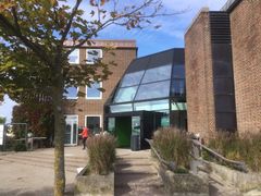 Halsnæs Medborgerhus, hvor Paraplyen i Hundested holder til.