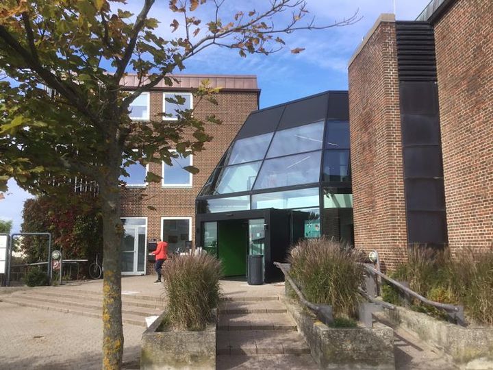 Halsnæs Medborgerhus, hvor Paraplyen i Hundested holder til.