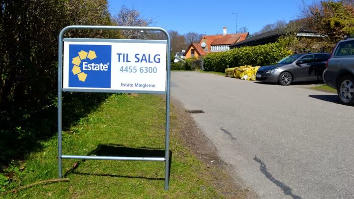 Boligmarkedet er langt fra gået i stå. Sidste uge blev der solgt 13 pct. flere boliger end samme uge de forgående fem år.