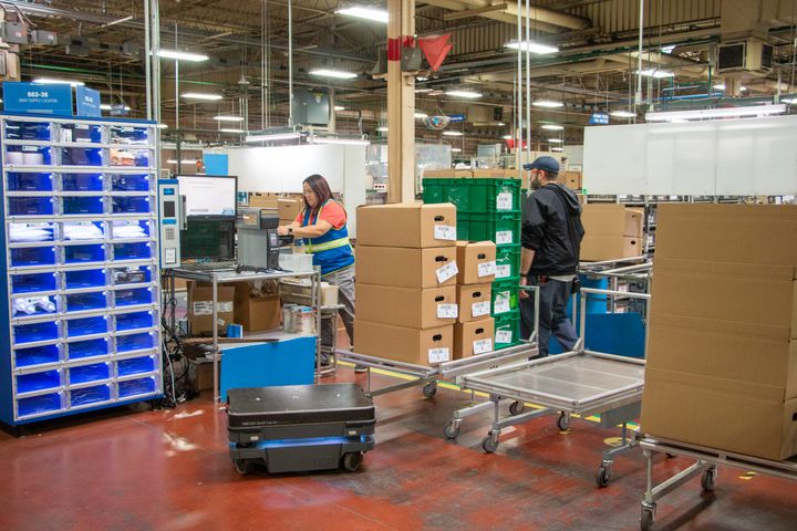 I en tid med stigende mangel på kvalificeret arbejdskraft, har det været værdifuldt for DENSO at kunne frigøre ressourcer ved at automatisere interne logistikopgaver.