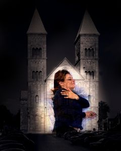 Originalbillede af Italiensk kvinde projekteret på Viborg Domkirke. Credit: Simon Rouby