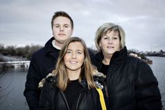 Anne Sofie Balleby omgivet af Jeppe Mikkelsen og Marianne Balleby