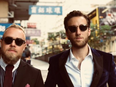 Nyt rejseprogram med Peter og Esben: I Kina går det godt