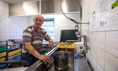 Både beboere og personale er klar til at byde på valgsuppe den 25. oktober på Blå Kors Rold Skov i Arden. Foto: Jens Peter Engedal.