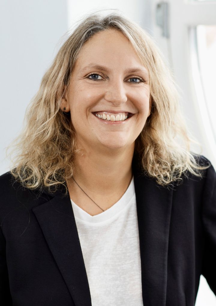 Anette Øster fortæller om de bedste, nyeste bøger til børn og unge.