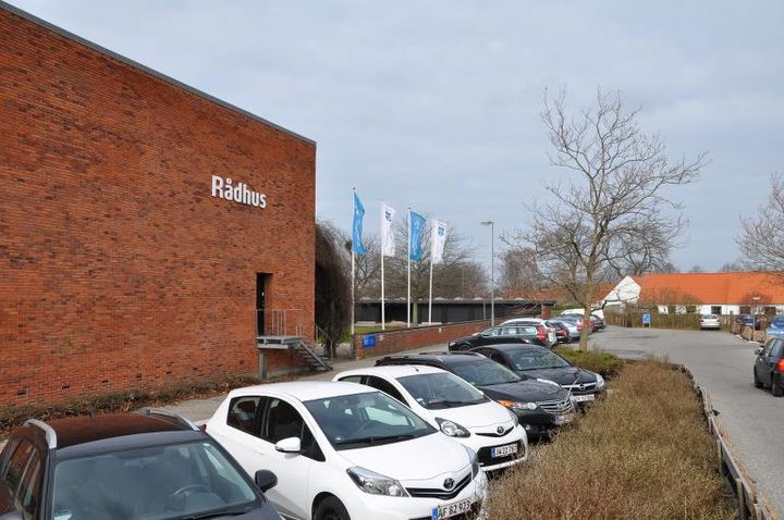 Det midlertidige testcenter er placeret i Rådhussalen ved siden af rådhuset i Frederiksværk.