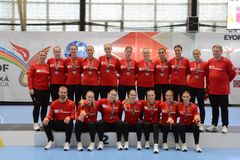 De danske håndboldpiger med sølvmedaljen. Martin Reinholt