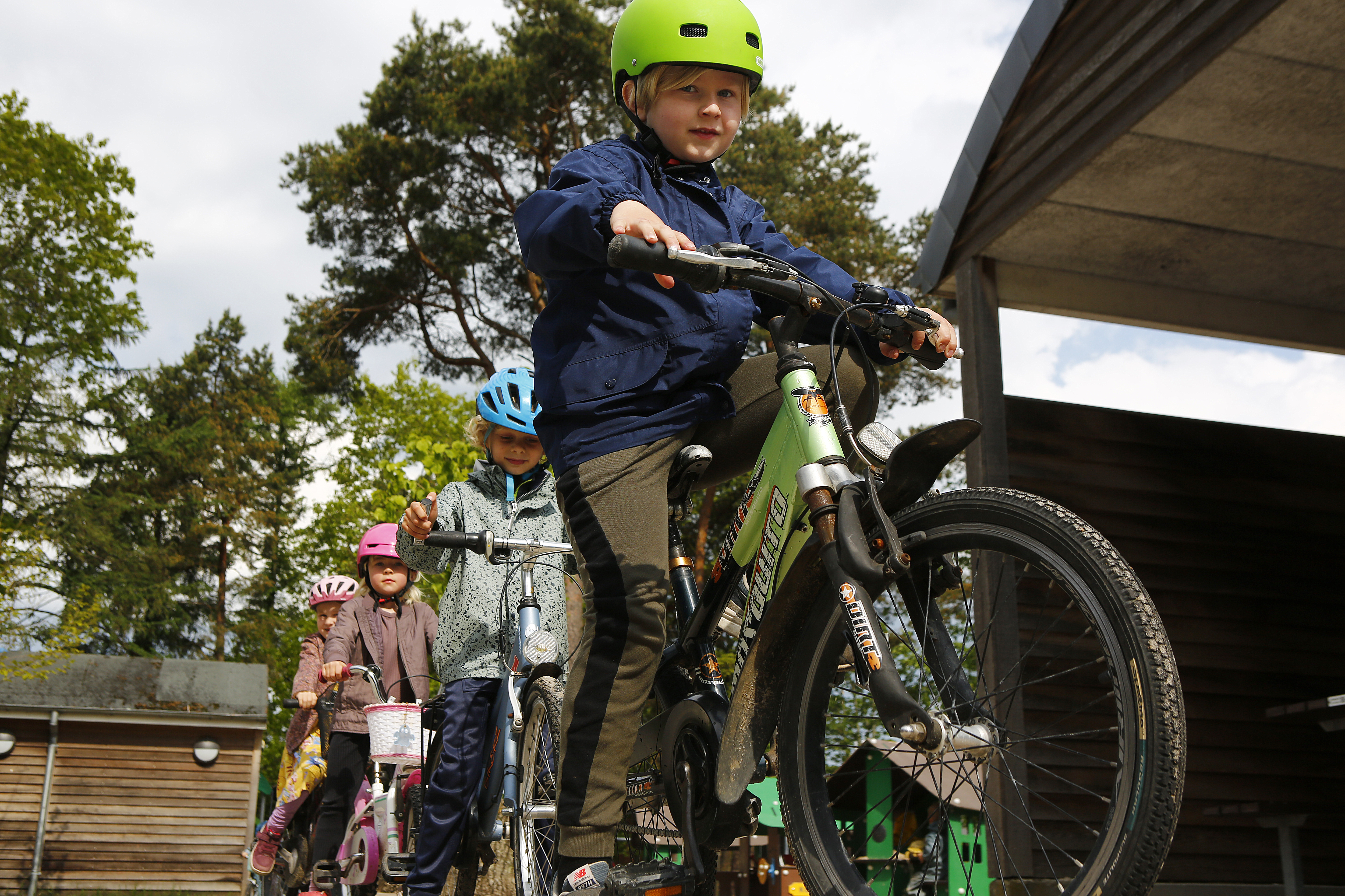 godtgørelse Fredag voksen Børnehavebørn leger cykling ind | Cyklistforbundet