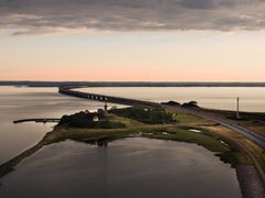 Sprogø og Vestbro: Luftfoto af Storebæltsbroen.  Fotograf: Peter Maniell