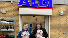 FOTO: Butikschef Janni Nielsen og Hanne Dalsgaard fra Skolehjemmet Skovgården ved Aldi i Fuglebjerg
