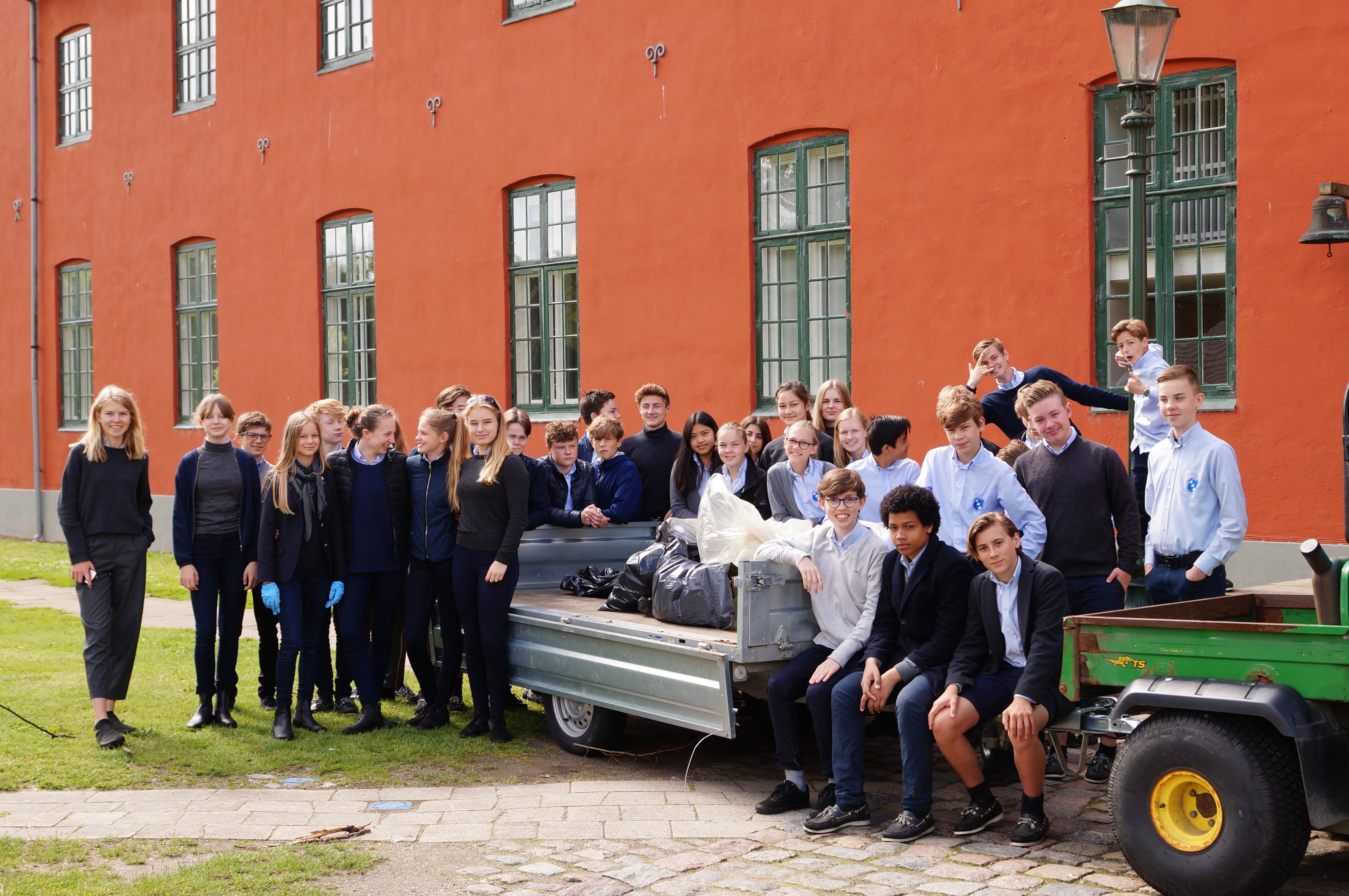 Eleverne tager ansvar for naturen | Herlufsholm Skole Gods