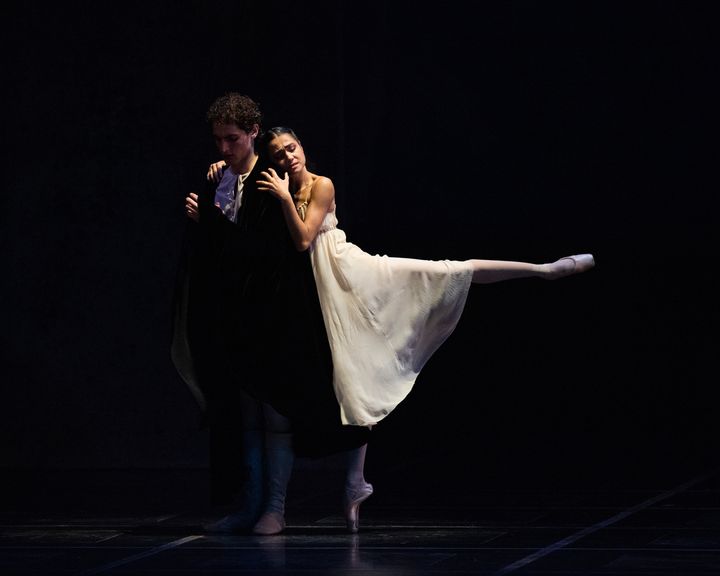 Mathilde Froustey og Carlo Di Lanno i Helgi Tomasson's "Romeo & Julie". Foto: Erik Tomasson