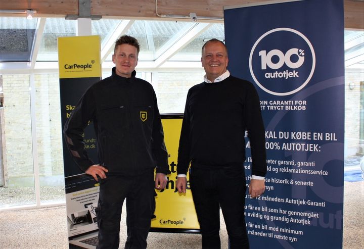 Indehaver af Svend’s Auto i Dalum, Frans Feddersen, har sammen med mekaniker Johan Gräs slået dørene op til Dalum Biler på naboadressen. Foto: PR.