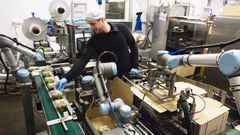Universal Robots pakker delikatesser for svenske Atria.