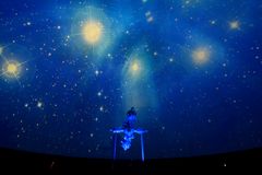 Hver weekend er der stjerneforestillinger om stjernehimlen i aften i Planetariet på Steno Museet. Foto: Erik Balle og Science Museerne.