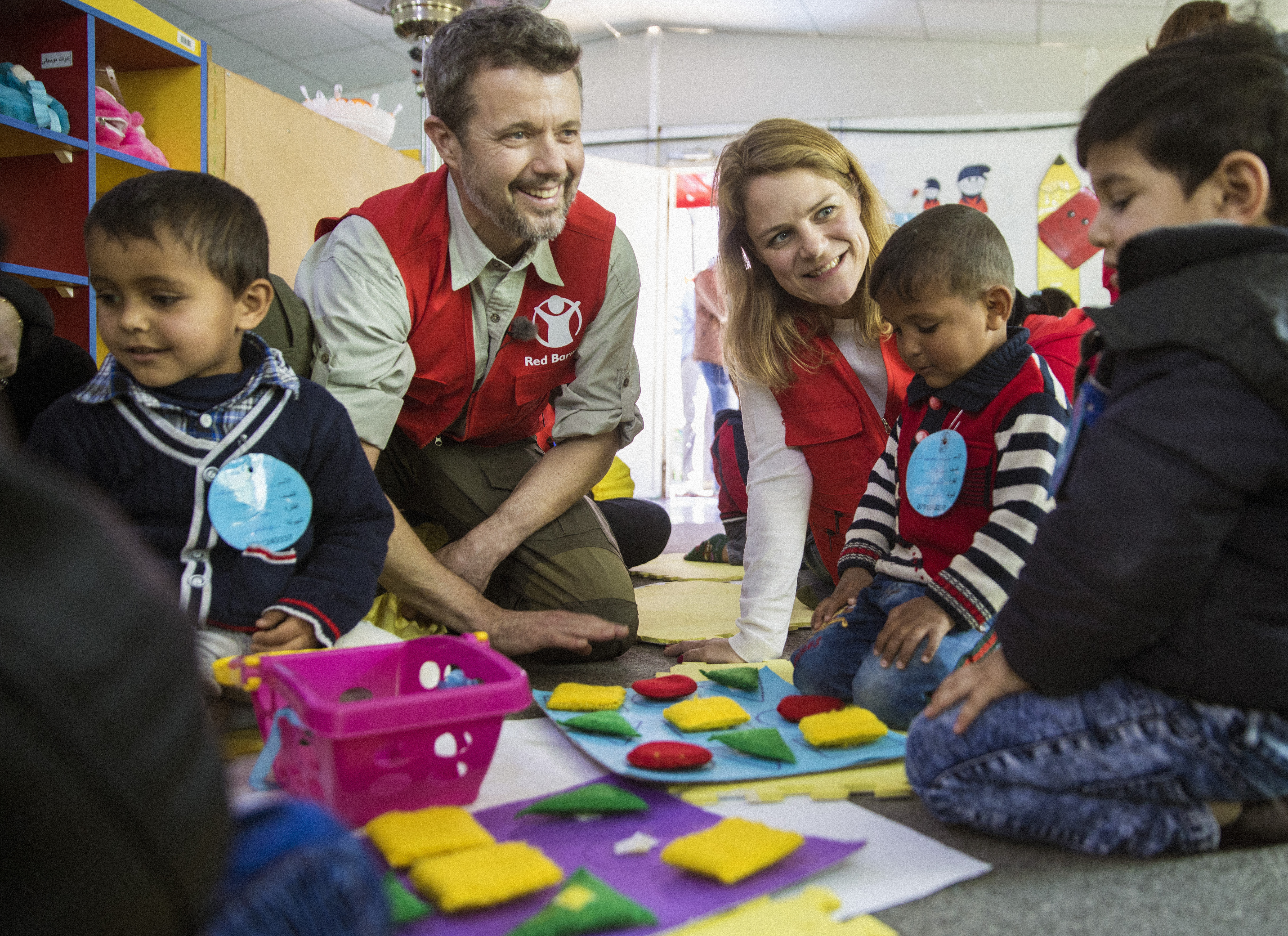 Kronprinsen besøger syriske flygtningebørn Red Barnet | Red Barnet