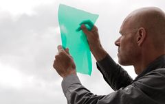 Seniorforsker Torben Valdbjørn Rasmussen står i spidsen for projektet, der blandt andet skal undersøge, om der er forskel på dampspærrefolier af genbrugsplast og helt ny plast?