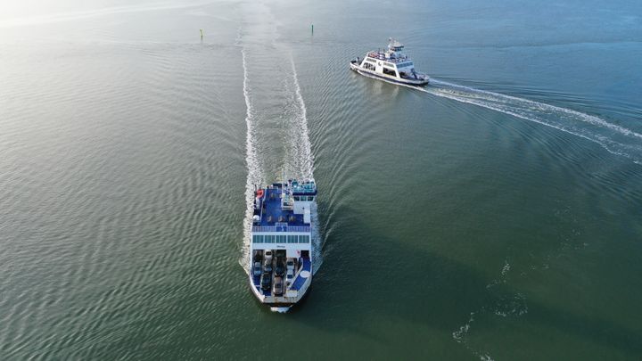 Fanøfærgerne skal som de første færger sejle permanent på HVO-diesel. Det vil betyde, at færgernes udledning vil falde med op mod 90 procent, lover leverandøren af det miljørigtige brændstof.