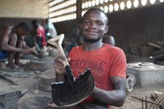 Foto af elever fra erhvervsskolen "’Opportunity Training Centre’ i Sierra Leone i Afrika, som Carl Ras har doneret brugt værktøj og maskiner til. Fotokreditering: Ingeniører uden Grænser.