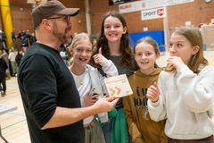 Billedtekst: På landsplan deltager op mod 26.000 skoleelever i 56 kommuner i Naturfagsmaraton, Danmarks største konkurrence i naturfag.