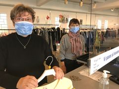 De frivillige i Blå Kors' genbrugsbutikker har glædet sig til at vende tilbage.