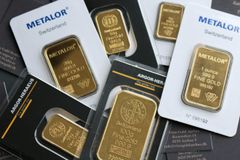 Guld sælges typisk i faste størrelsesintervaller som opgives i gram eller ounces og af forskellige renheder, hvor 999,9 angiver et næsten perfekt rent guldindhold. Foto: PR.