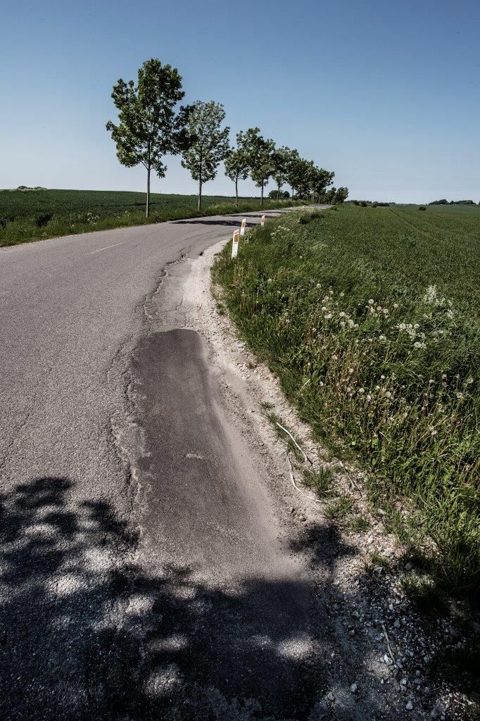 De danske statsveje er for nu i en fornuftig vedligeholdelsesstand, mens kommunevejene mangler store investeringer, der hvert år bliver større og større. Foto: Peter Maniell.