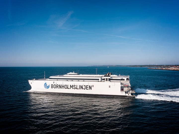 Den altdominerende billetkategori på Bornholm er lav personbil på færgen mellem Rønne og Ystad. Den kategori rammer plet. Men corona drillede på andre kategorier, og det giver nu billigere billetter på Bornholm i 2022.