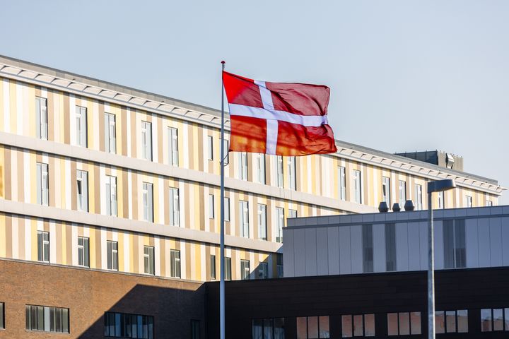 Flag foran Regionshospitalet Gødstrup