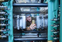 Med en ny hybrid fremstillingsmetode, der kombinerer formkonstruktion, plaststøbning og 3D-print, udvikler Carmo A/S funktionelle prototyper på rekordtid og med et minimalt forbrug af ressourcer. Foto: Carmo A/S