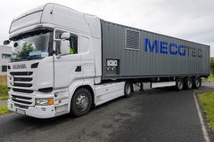 MECOTEC Container for deep-freeze cooling of Covid-Vaccines. Photographer: Jens Schlüter