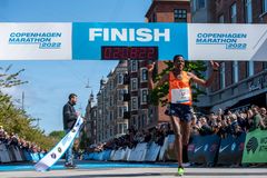 Berhane Tsegay løb først i mål og lavede en klar forbedring af den tidligere løbsrekord