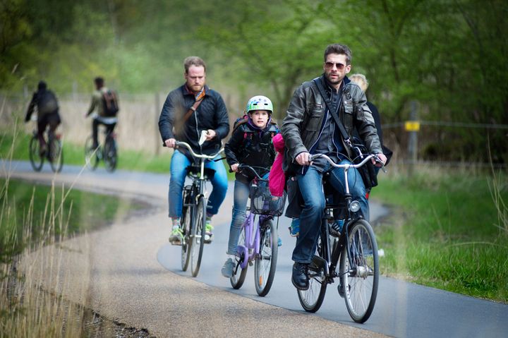 Det er udtryk for ekstrem silotænkning, hvis CO2-neutralitet skal opnåes uden at udnytte de enorme fordele i forhold til styrket folkesundhed og reduceret trængsel på vejene, som mere cykling vil medføre, siger Cyklistforbundets Klaus Bondam. Foto: Cyklistforbundet/Marie Hald