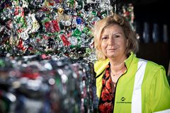 Når der er pant på, ender flasker og dåser som udgangspunkt ikke i naturen, siger vicedirektør og direktør for cirkulær økonomi i Dansk Retursystem, Heidi Schütt Larsen.