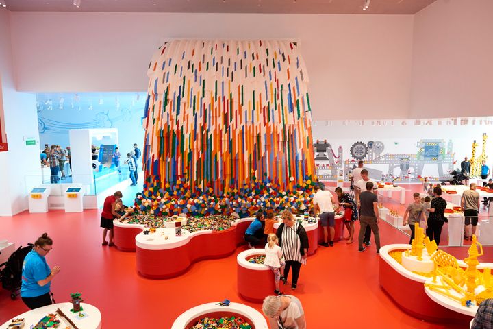 Det er ikke LEGO klodser, der kommer til at mangle, når LEGO House i pinsen inviterer alle gæster til at bygge verdens største LEGO mosaik på 168m2