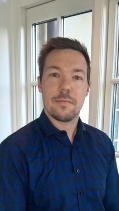Med Flexicu kan medarbejdere blive et vigtigt element i deleøkonomien. Hvor deleplatforme lige nu anklages for at snyde i skat, samtidig med at de fjerner medarbejderes sikkerhed og tryghed, gør Flexicu det modsatte. Vi bringer virksomheder sammen, der kan hjælpe hinanden. På den måde er Flexicu en moderne gammeldags virksomhed, som gør brug af det bedste fra to verdener, fortæller Henrik Tenvig, COO i Flexicu