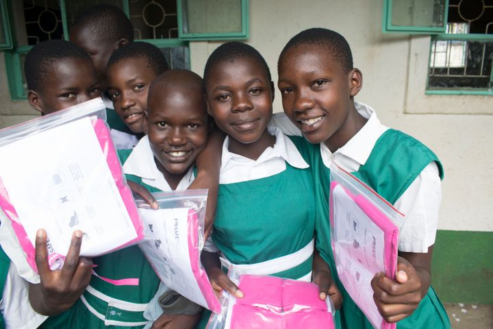 ”Vi behøver ikke længere at bruge aviser, gamle klude eller rengøringssvampe, når vi har menstruation,” siger Jane, der er skoleelev i Kenya.