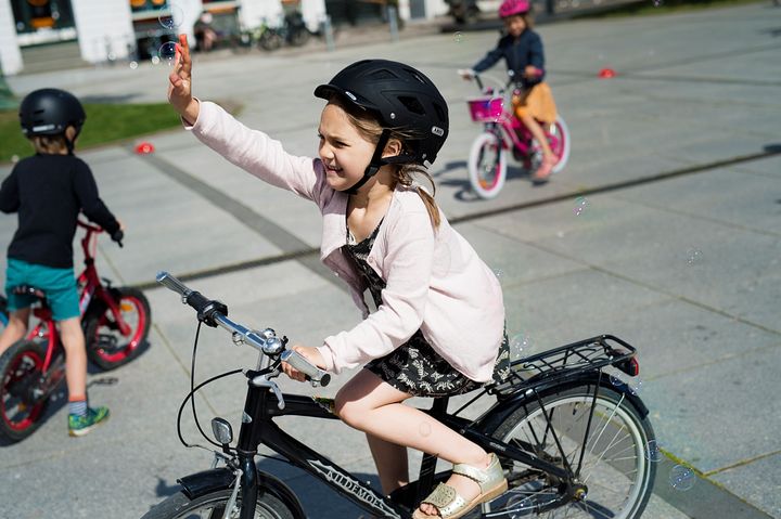Cyklistforbundet har lagt gratis guides på cyklistforbundet.dk/boerncykler, så også forældre og børnehaver, der ikke er med i Vi kan Cykle!-kampagnen, kan komme i gang med cykelleg.