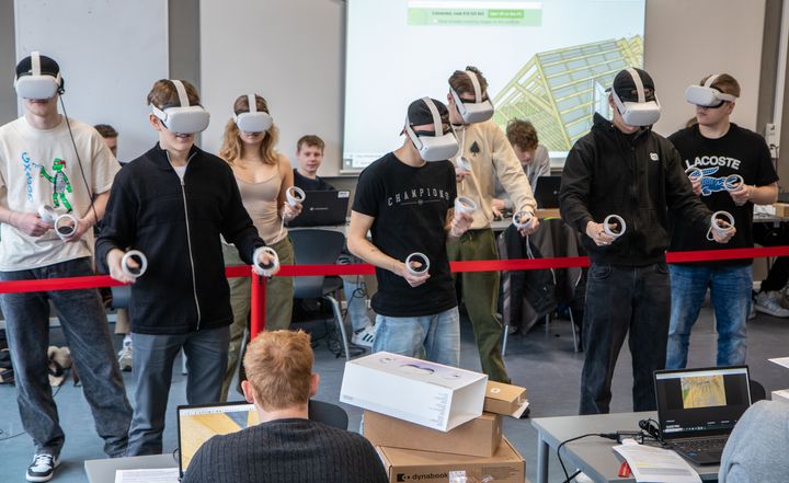 Tømrereleverne på NEXT modtager VR-undervisning