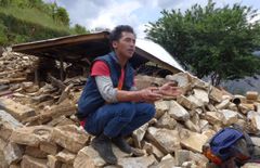 I området, hvor Mission Øst arbejder, blev over 90 procent af alle husene smadret af de to voldsomme jordskælv.