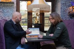 Per Simonsen, partner i A-one Solutions og Flemming Christophersen, medejer af restaurantkæden Pincho Nation. Billeder må bruges i forbindelse med omtale af A-one Solutions og Pincho Nation. Krediteres A-one Solutions.